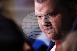 Народно събрание - кулоари - Делян Пеевски - брифинг