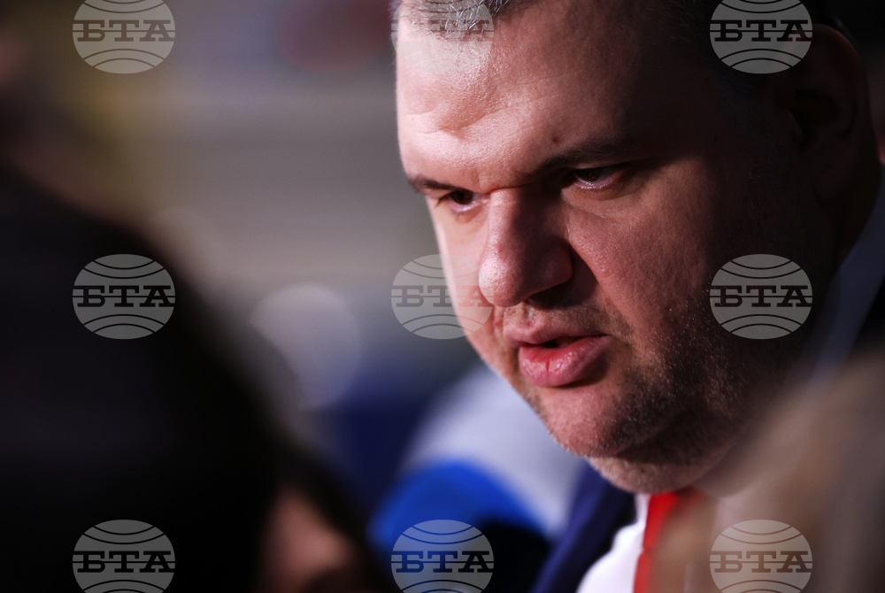 Народно събрание - кулоари - Делян Пеевски - брифинг