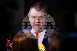 Народно събрание - кулоари - Делян Пеевски - брифинг