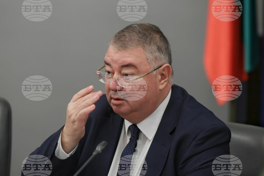 Във фонд „Пенсии“ на държавния бюджет ще бъдат заделени 24 млрд. лв., каза министър Ивайло Иванов
