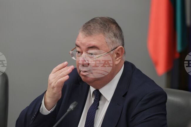 Във фонд „Пенсии“ на държавния бюджет ще бъдат заделени 24 млрд. лв., каза министър Ивайло Иванов