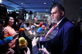 Народно събрание - кулоари - Делян Пеевски - брифинг