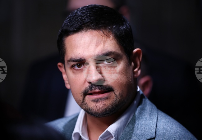 Войната в Украйна ще спре, а България отново ще бъде на губеща позиция, написа Радостин Василев 