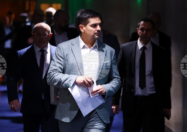 Радостин Василев не е оптимист за правителство в рамките на този парламент