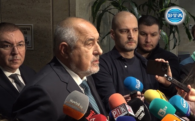 Когато стана ясно, че Тервел Георгиев като адвокат е използвал служебното си положение да отложи дело, му беше поискана оставката като депутат, обясни Бойко Борисов