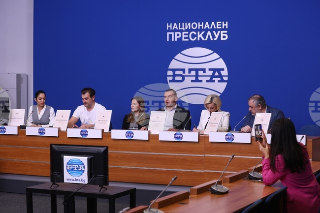 Законодателни промени за споделеното родителство целят превенция на конфликти в спор за отглеждането на детето, обясниха експерти