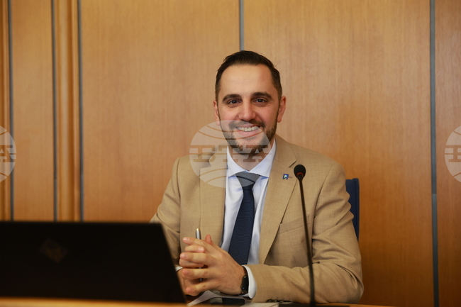 Без съдействието на държавата няма как "Топлофикация София" да излезе от кризата, в която е попаднала, заяви председателят на СОС Цветомир Петров 