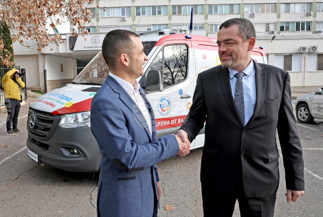 Специализираната АГ болница във Варна получи неонатална линейка от кампанията „Аз вярвам и помагам“