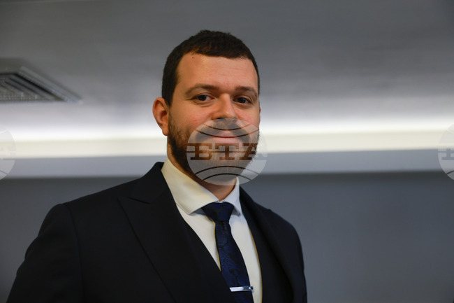 Спирането на топлоподаването за всеки абонат ще е между седем и 15 дни, каза директорът на „Топлофикация София“ за ремонта в „Дружба-2“