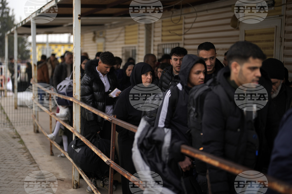 Над 7500 сирийски бежанци са се завърнали в Сирия от Турция, обявиха турските власти