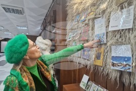 Хасково - Регионална библиотека - изложба „Новогодишна ретро поща“