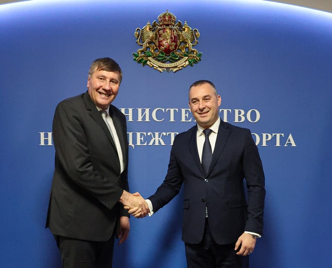 ММС: Министър Глушков се срещна с колегата си от Черна гора Драгослав Шкекич