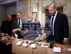 Народно събрание - коледен базар