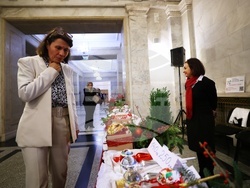 Народно събрание - коледен базар