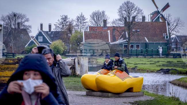 Нагласите сред потребителите в Нидерландия се подобряват, докато безработицата запазва равнище