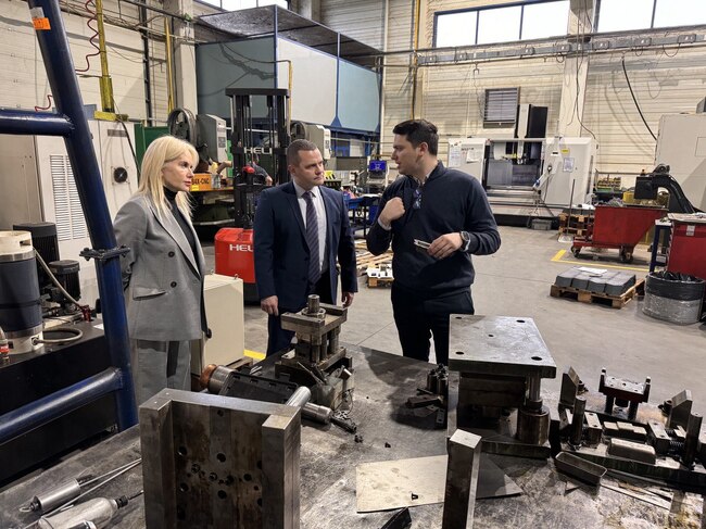 Кметът на Русе посети производствената сграда на „МБМ Металуърк“ в Индустриалния парк