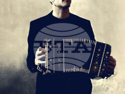 Специалният гост - композиторът и музикант Омар Маса, ще запознае българската публика със звученето на бандонеона на 11 декмври в зала ''България''.