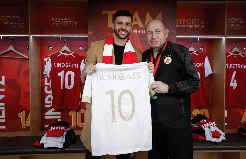 Жуниор Мораес: "Отворих вратата, видях всички тези червени фланелки и целият настръхнах"