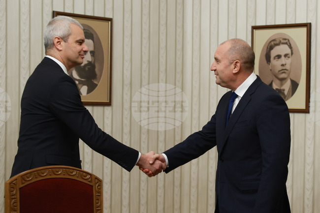 Vazrazhdane Ready to Form Cabinet If Asked, Leader Says