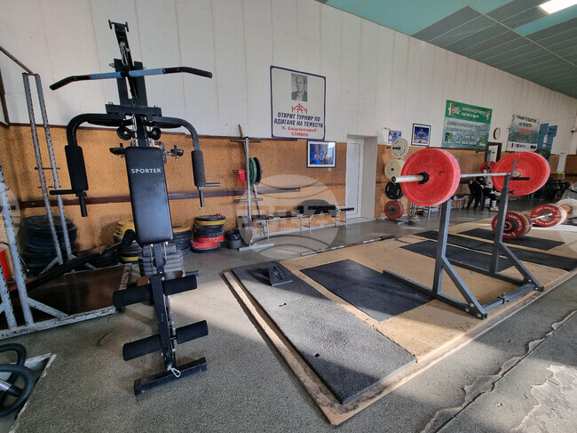 Сливен - спортна зала - вдигане на тежести