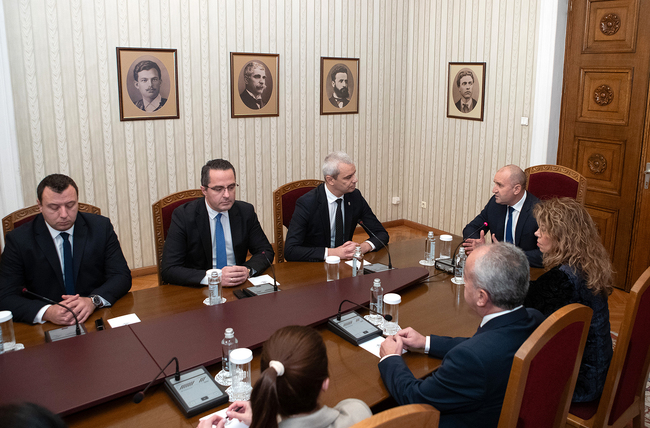 Президентът Радев: Парламентът може и трябва да работи успоредно с преговорите за съставяне на правителство