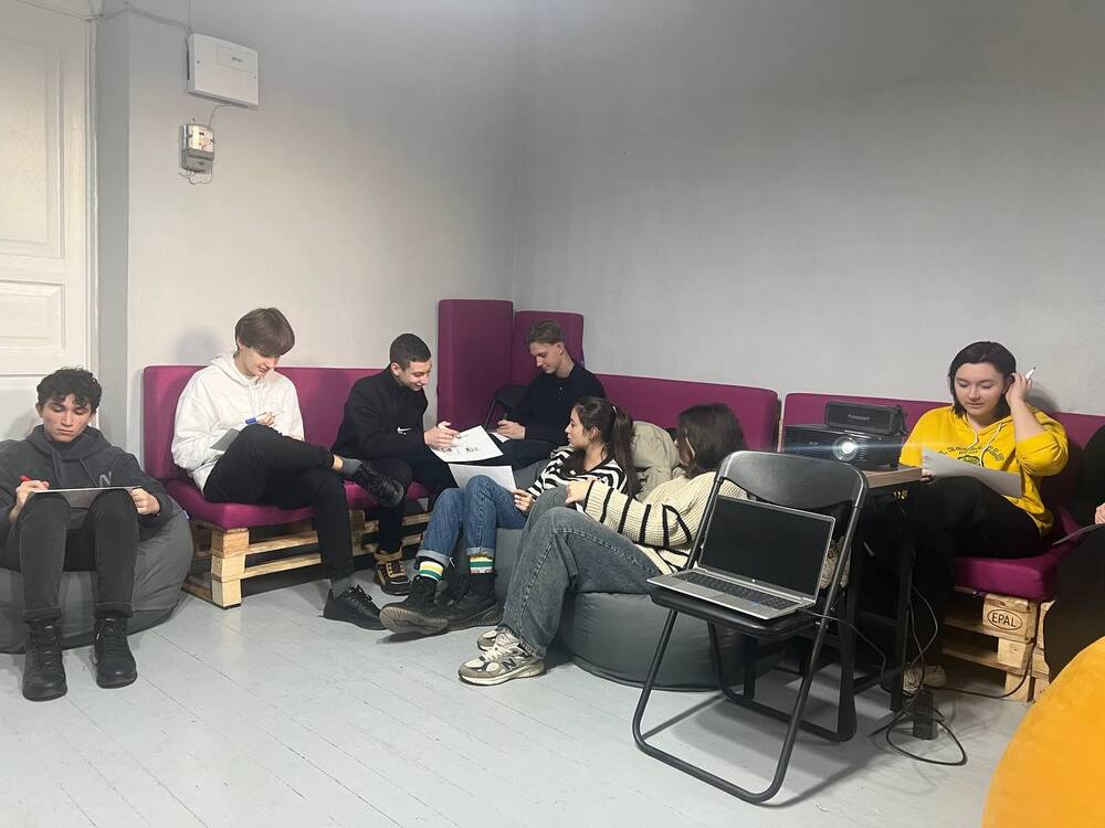 Участници в Младежкия клуб „Правосъдие“ в Болград обсъдиха лидерството и разрешаването на конфликти