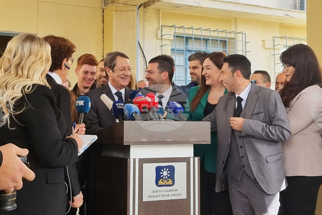 Доклад на кипърската Служба за борба с корупцията установи вероятна наказателна отговорност на бившия президент Никос Анастасиадис