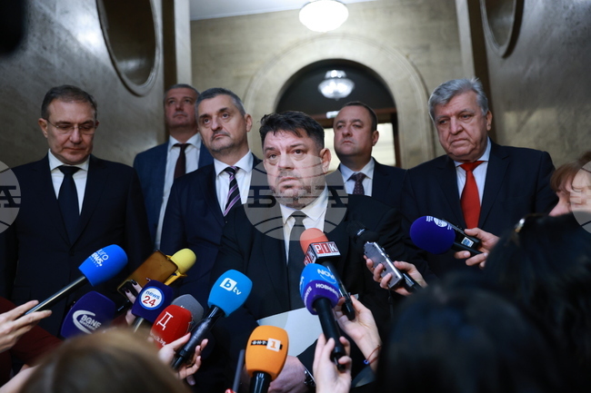 „БСП – Обединена левица“ би подкрепила експертно правителство, каза Атанас Зафиров