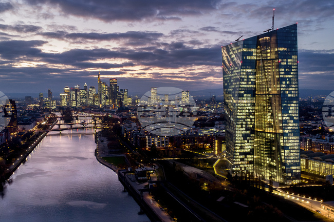 Бизнес активността в еврозоната се ускорява през август заради новите поръчки, сочи ключово проучване