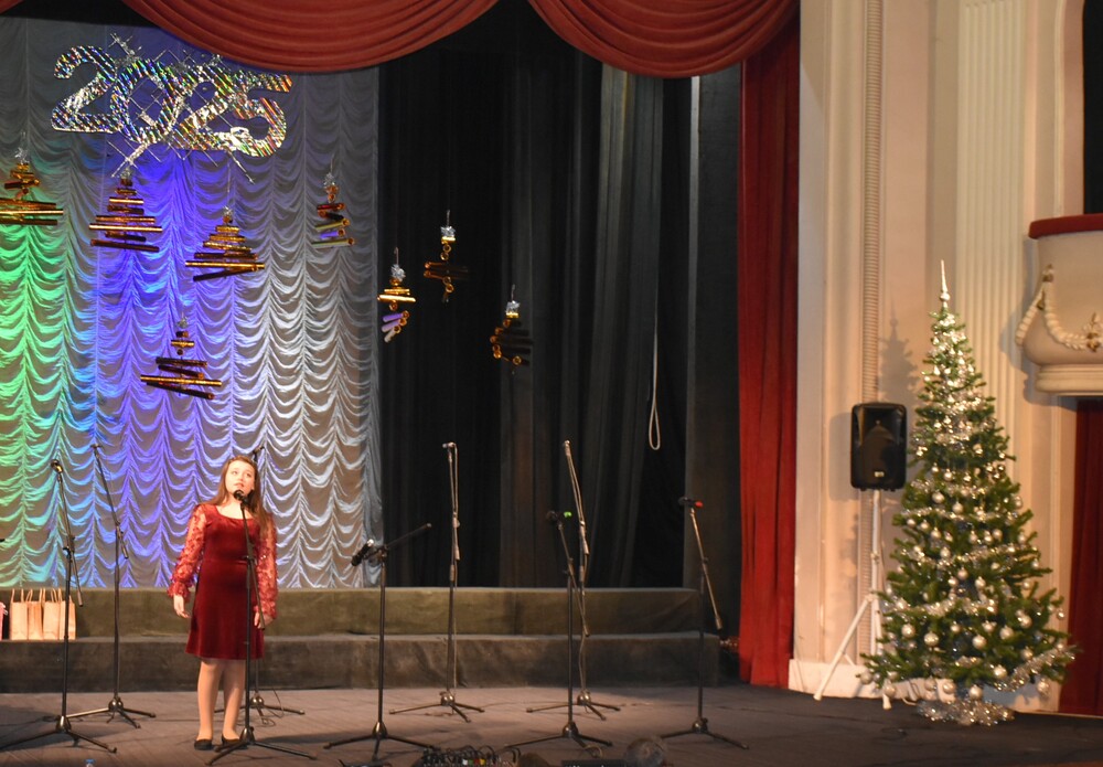 Община Ловеч: Букет от красиви емоции и настроение подари Академия „Музикален свят“- Ловеч на своята публика