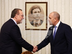 Президент - „Демокрация, права и свободи“ ДПС - консултации