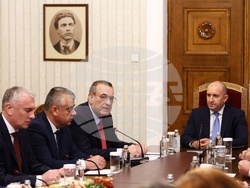 Президент - „Демокрация, права и свободи“ ДПС - консултации