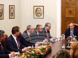 Президент - „Демокрация, права и свободи“ ДПС - консултации