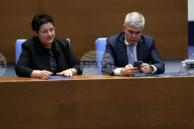 Водноелектрическите централи на НЕК приоритетно задоволяват нуждите за питейно водоснабдяване и земеделие, посочи Владимир Малинов