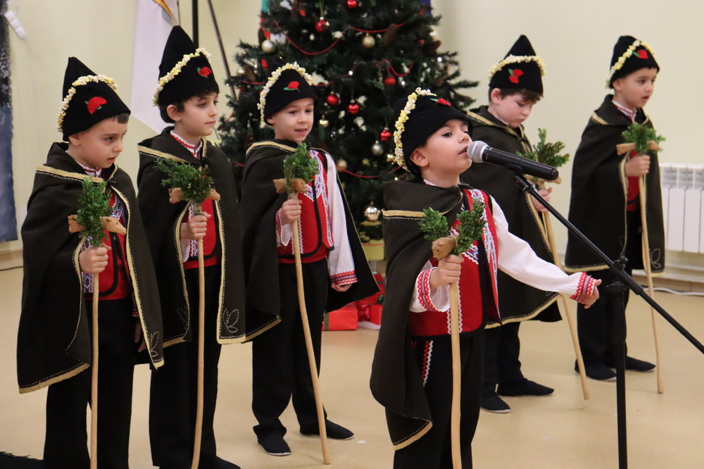 В Хасково се провежда шестото издание на Националния детски фестивал „Коледарче“ 