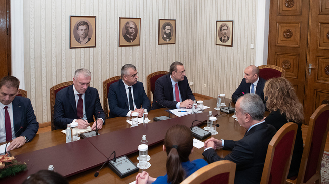 Държавният глава проведе консултации с парламентарната група на „Демокрация, права и свободи“ – ДПС