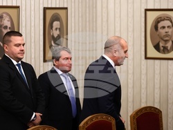 Румен Радев - „Има Такъв Народ“ - консултации