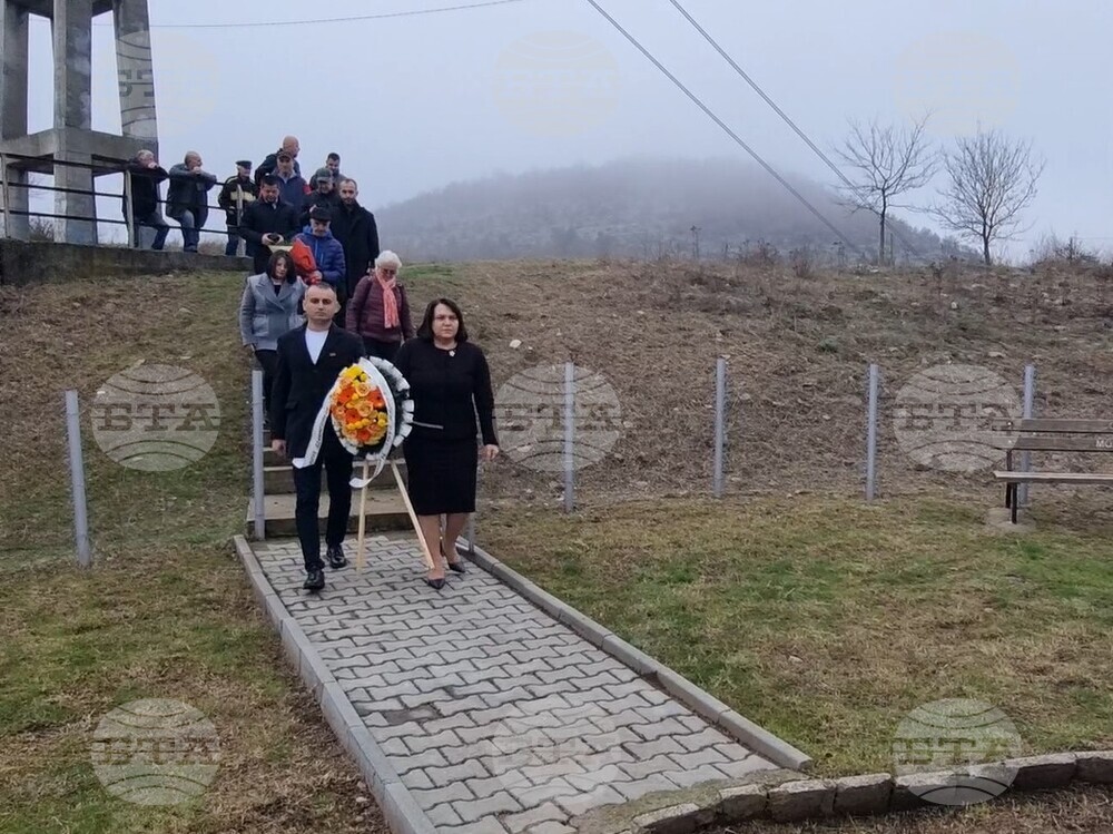 Момчилград - паметник - войници