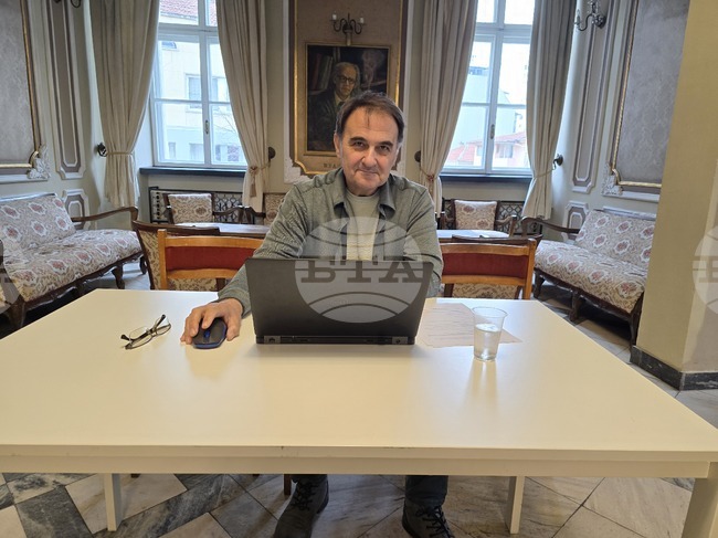 Плануваме частичен ремонт на голямата сцена на Плевенския театър, каза директорът Димитър Кабаков