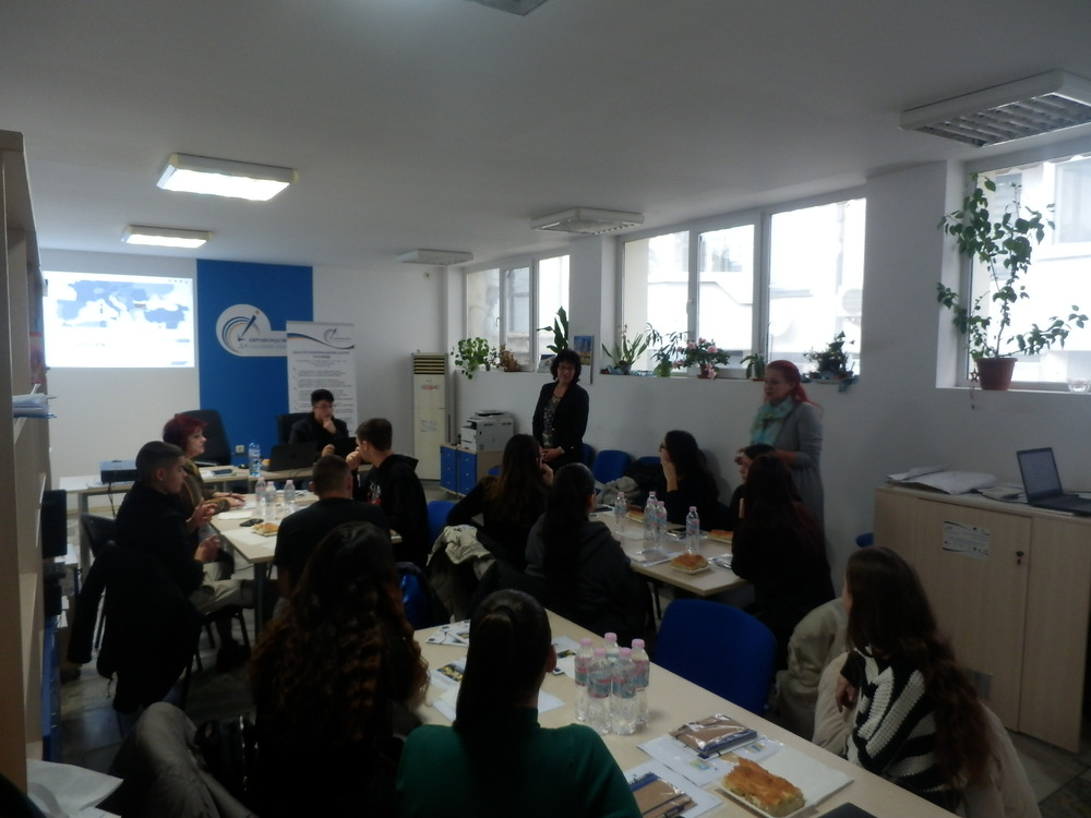 Единадесетокласници от Търговище станаха част от националната кампания "Детективи на европейски проекти"