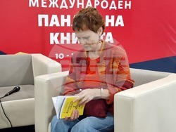 Представяне на книгите на проф. Калина Стефанова на Софийския международен панаир на книгата в НДК. На снимката: проф. Калина Стефанова. Снимка: Ваня Сухарова/БТА