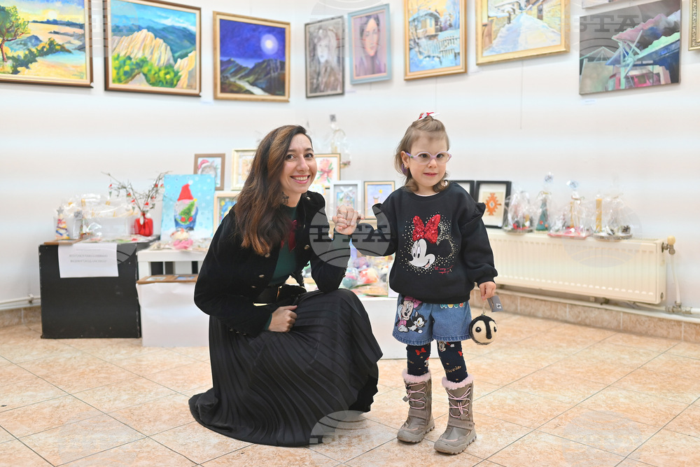 Монтана - изложба - благотворителност