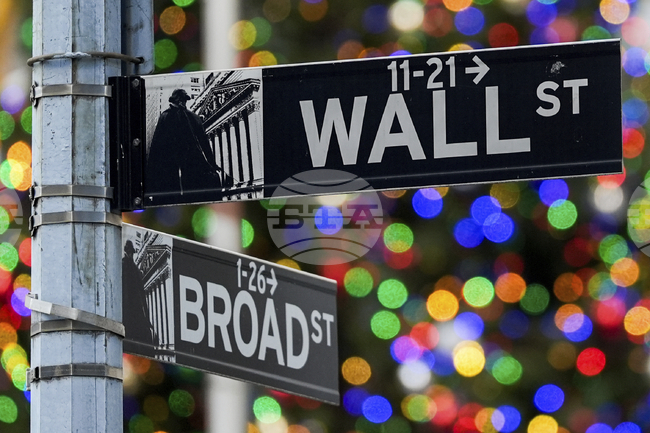 Уолстрийт отвори възходящо, след като УФР понижи лихвата, а акциите на "Интел" скочиха