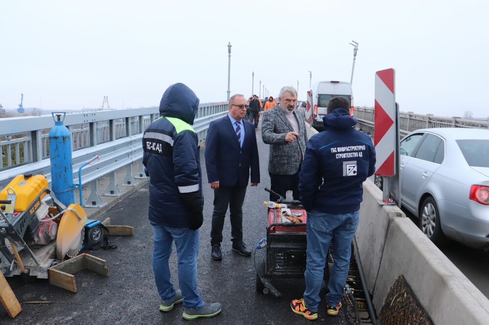 ОА Русе: Пускат движението по Дунав мост при Русе от 20 декември и в двете ленти, заради пълноправното ни приемане в Шенген