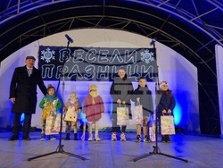 Ловеч - коледни светлини - базар