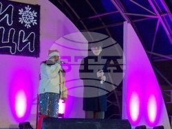 Ловеч - коледни светлини - базар