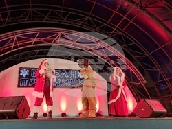 Ловеч - коледни светлини - базар