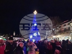 Ловеч - коледни светлини - базар