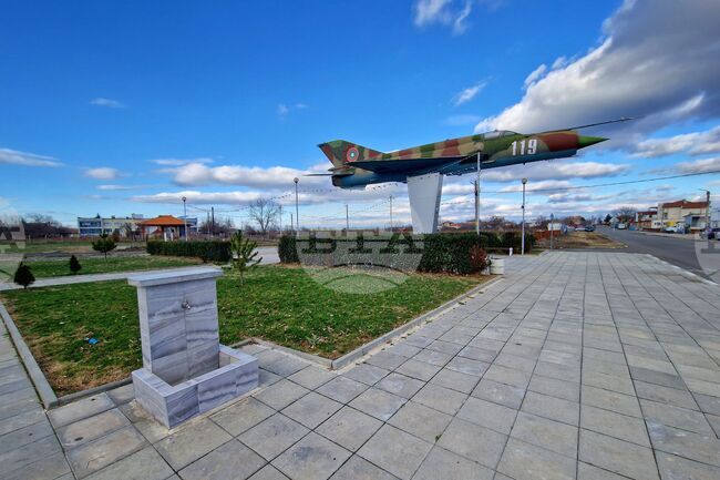 Община Бургас иска държавата да й прехвърли терени от бившето военно летище в Равнец