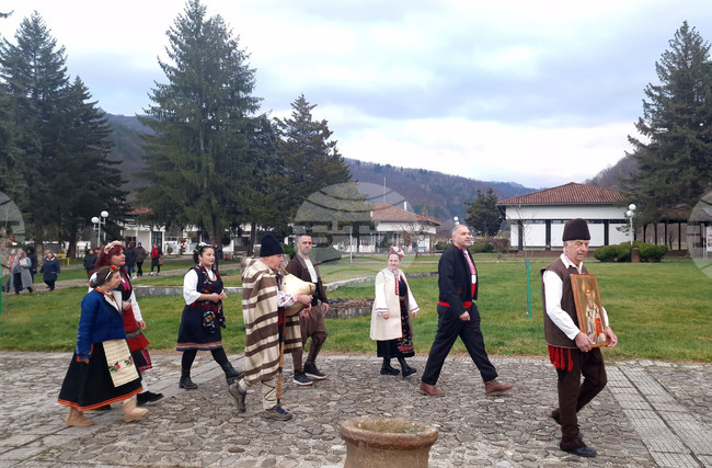Село Орешак - празник - св. Спиридон - занаятчии